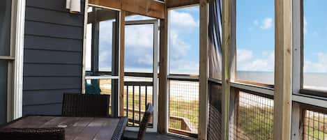 House, Multiple Beds (WindScape) | Dining