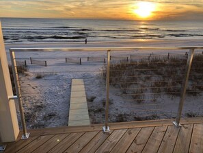 House, Multiple Beds (Shore Looks Good) | Beach