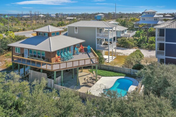 Rumah, Beberapa Tempat Tidur (The Lookout) | Eksterior