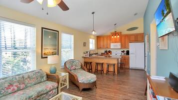 House, Multiple Beds, Beach View (Sweet Destiny) | Living area