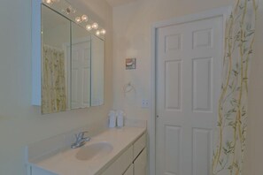 Bathroom - Whataday (Port St. Joe)