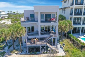 House, Multiple Beds (The House on the Blue Shore of Silenc) | Exterior