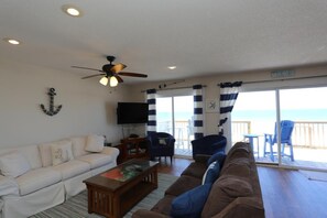 House, 4 Bedrooms | Living room