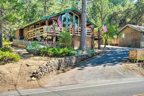 Exterior - Cabin < Half-Mi from Pine Mountain Lake Marina! (Groveland)