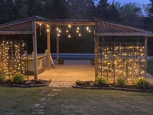 Come Relax In This Peaceful Getaway...