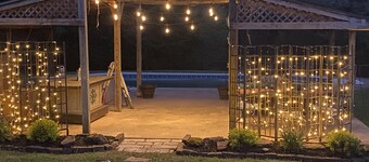 Come Relax In This Peaceful Getaway...