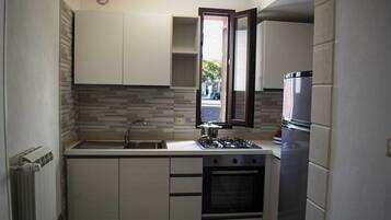 Kühlschrank, Ofen, Herdplatte, Geschirrspüler