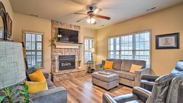 TV, fireplace, DVD player, books