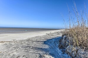 On the beach - Relaxing Harbor Island Condo: Walk to the Beach! (St. Helena Island)