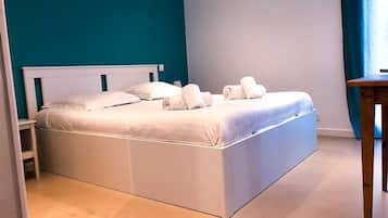 2 bedrooms, iron/ironing board, free WiFi