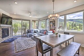 TV, fireplace, books - Walk to Lifts: Condo w/ Mtn Views in Keystone! (Keystone)