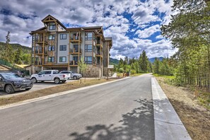 Property grounds - Walk to Lifts: Condo w/ Mtn Views in Keystone! (Keystone)