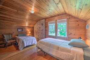4 bedrooms, iron/ironing board, internet, bed sheets