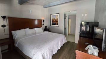 Iron/ironing board, free WiFi, bed sheets