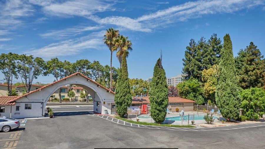 Super 8 by Wyndham San Jose Airport