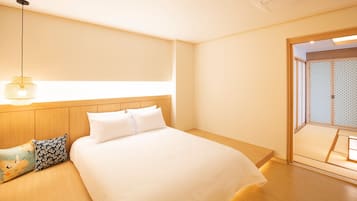 Family Double Room | Free WiFi, bed sheets