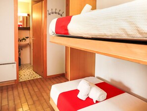 1 bedroom, travel crib, free WiFi