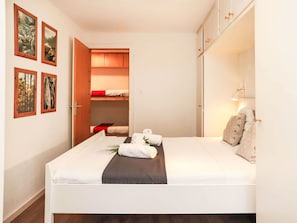 1 bedroom, travel crib, free WiFi