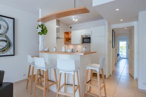 Kühlschrank, Ofen, Herdplatte, Geschirrspüler