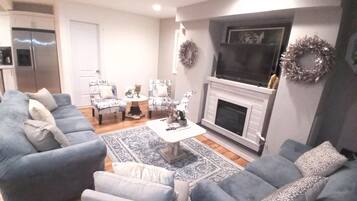 Smart-tv och eldstad