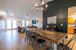 Dining - 2 Acre FL Oasis with Game Room; Cozy+Quiet - Equestrian and Nature enthusiasts. (Ocala)