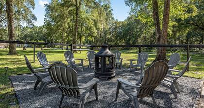 Equestrian Retreat near Rainbow River - ride and relax in nature.