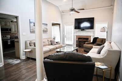 Hospitality House: 3 Br; 2 Br house; Edgewater cove; North Jackson, TN, Sleeps 6