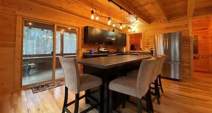 Quiet Sports Oasis-Wooded & Private