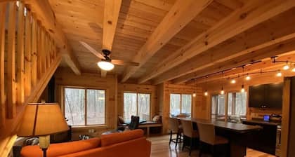 Quiet Sports Oasis-Wooded & Private