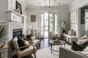 Smart TV, fireplace, ping pong