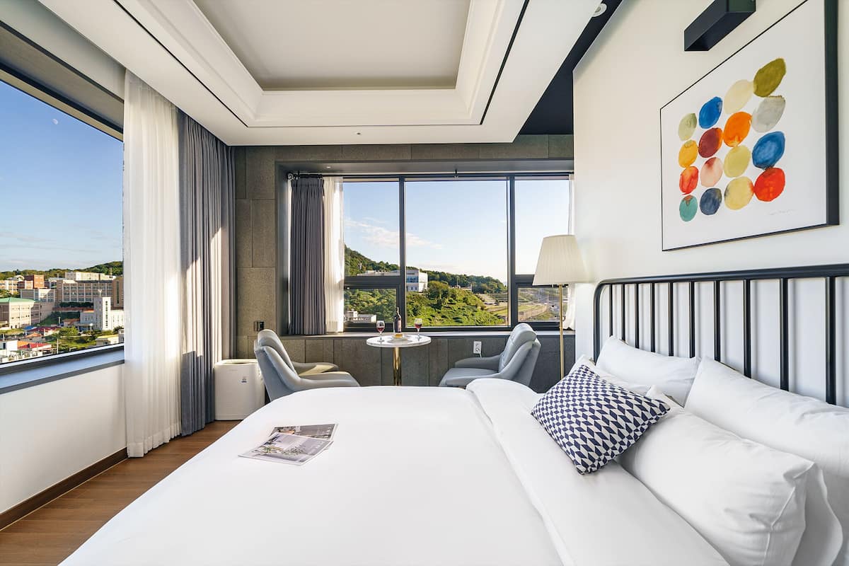 panoramic double room | egyptian cotton sheets, premium bedding, down duvets, tempur-pedic beds