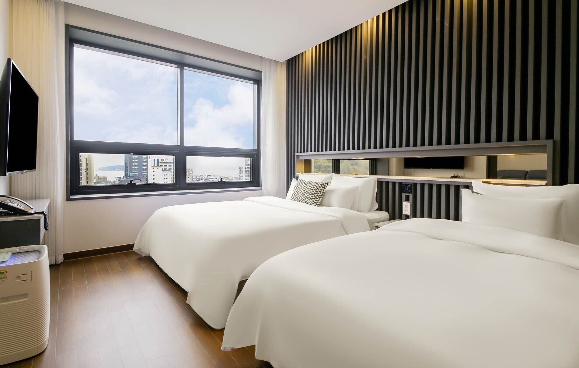 premium studio suite | egyptian cotton sheets, premium bedding, down duvets, tempur-pedic beds