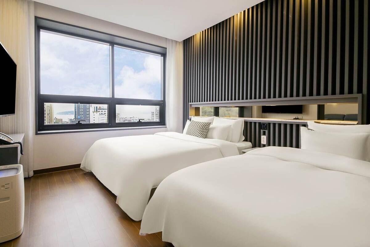 premium studio suite | egyptian cotton sheets, premium bedding, down duvets, tempur-pedic beds