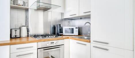 Fridge, microwave, oven, stovetop