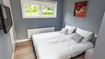 3 dormitorios, cuna de viaje, wifi gratis y ropa de cama
