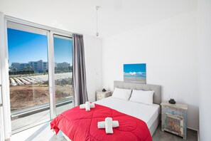5 bedrooms, iron/ironing board, Internet, bed sheets