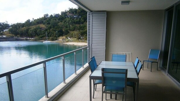 Balcony - Ocean Shores - Airlie Beach (Airlie Beach)