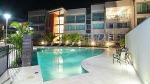 Outdoor pool - Ocean Shores - Airlie Beach (Airlie Beach)