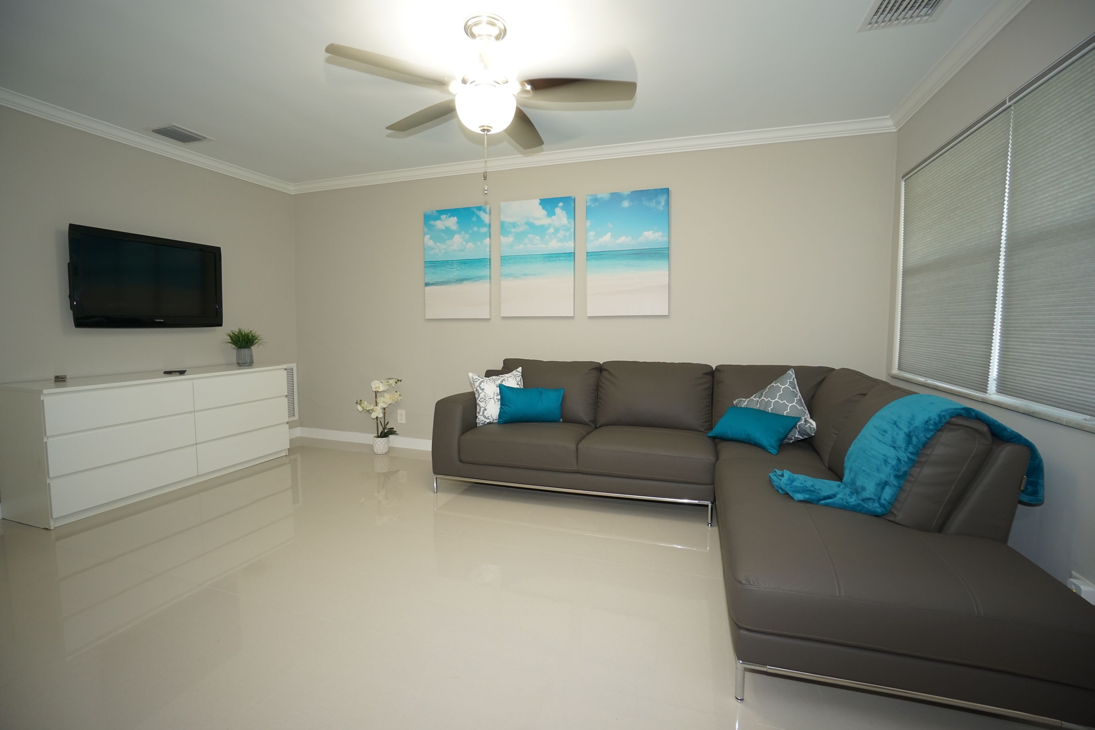 New Spacious Modern Vacation Villa on the Beach #1