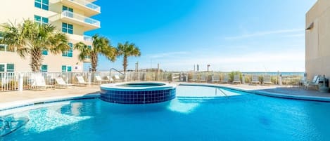 Piscine couverte, piscine extérieure