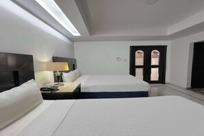 Estudio Deluxe, 2 camas de matrimonio, no fumadores | Ropa de cama de alta calidad, camas supletorias, wifi gratis