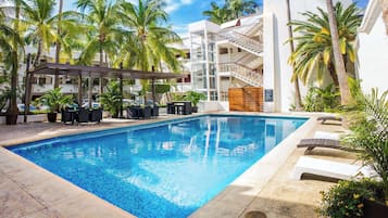 Outdoor pool, sun loungers