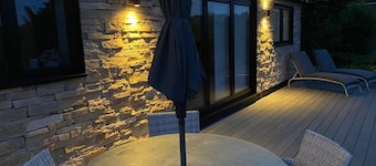The View, Charming 2-Bed Apartment in Shaftesbury,