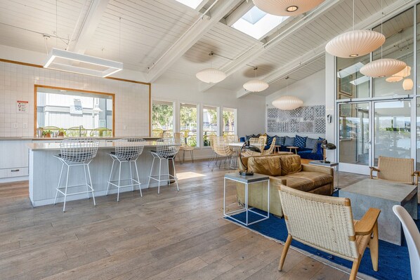 Interior - Amazing Foster City 1BR w/ Pool, W/D, Gym, near highways, by Blueground (North Bay)