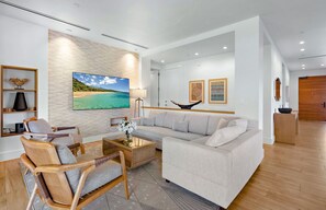 Televisión y chimenea 