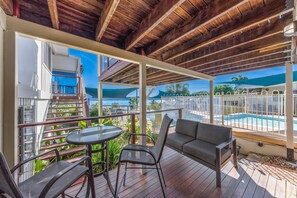Terrace/patio - Our Place in Airlie (Airlie Beach)