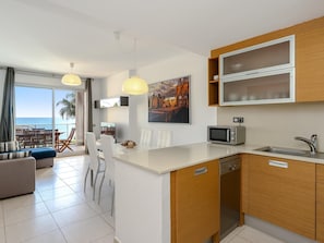 Interior - Apartment with pool and parking sea views (Miami Platja)