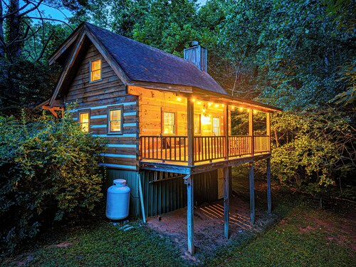 Porch Swing, Jacuzzi Tub, Wi-Fi, Dogs ok, near NP