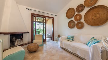 Televisie en een open haard