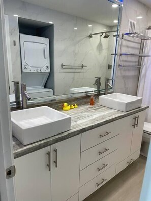 Hair dryer, towels - Beachfront Penthouse, private rooftop balcony & jacuzzi (South Padre Island)